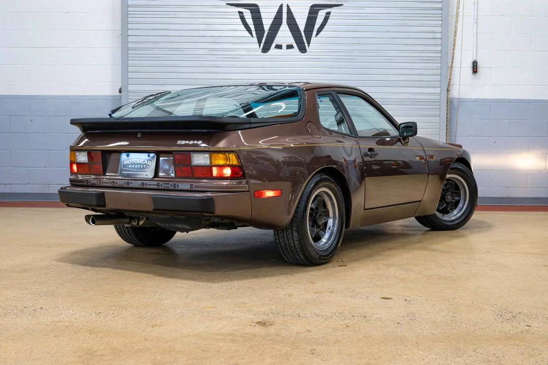 1985 Porsche 944 - Image 8 of 31