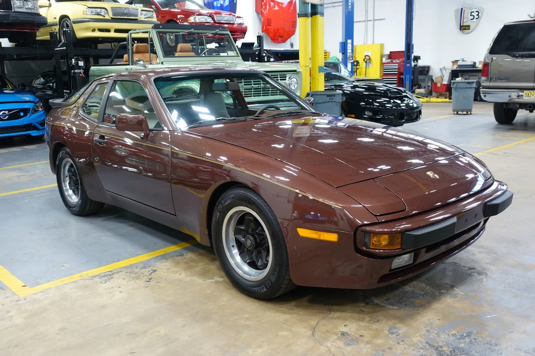 1985 Porsche 944 - Image 10 of 31