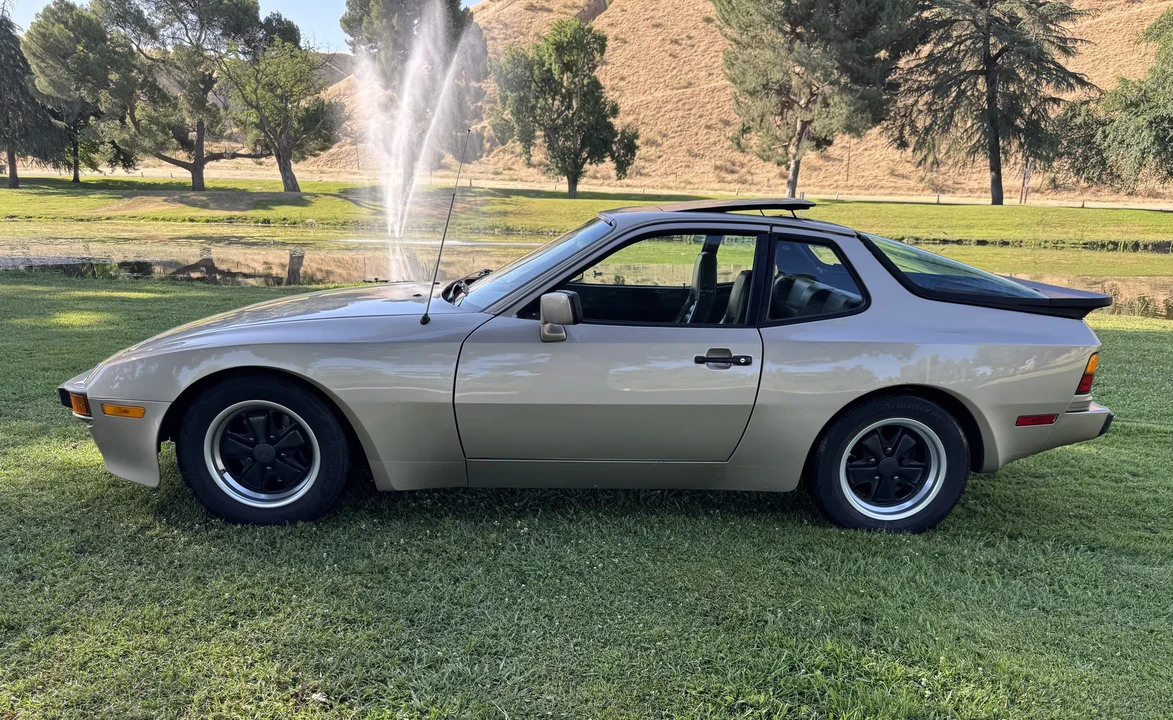 1985 Porsche 944 - Image 11 of 31