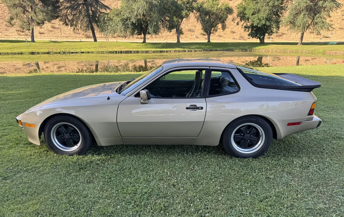1985 Porsche 944 - Image 9 of 31