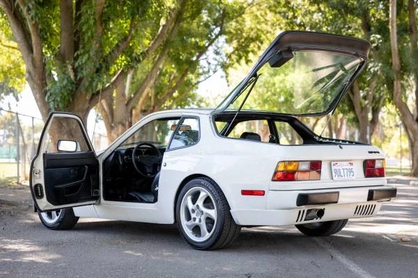 1985 Porsche 944 - Image 5 of 20