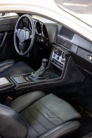1985 Porsche 944 - Image 13 of 20