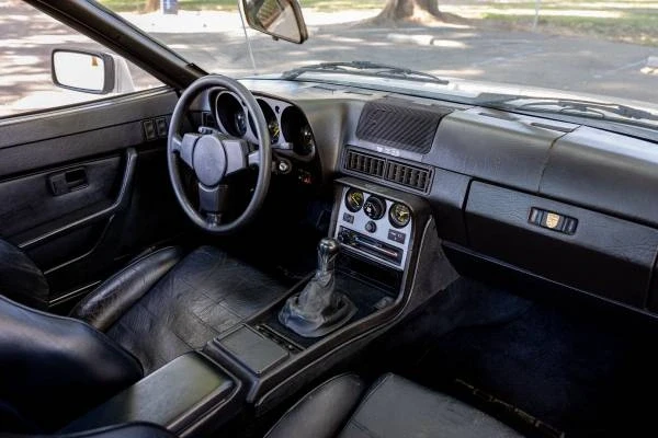 1985 Porsche 944 - Image 15 of 20