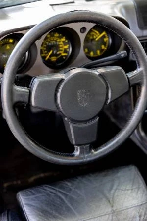 1985 Porsche 944 - Image 9 of 20