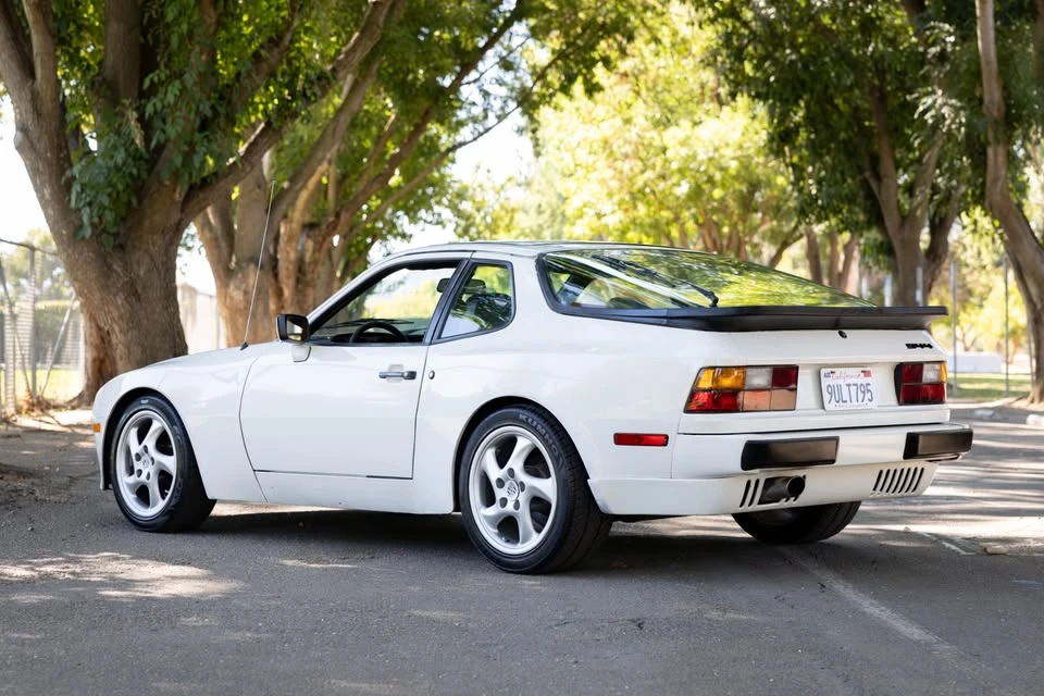 1985 Porsche 944 - Image 2 of 16