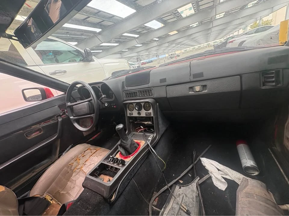 1985 Porsche 944 - Image 6 of 18