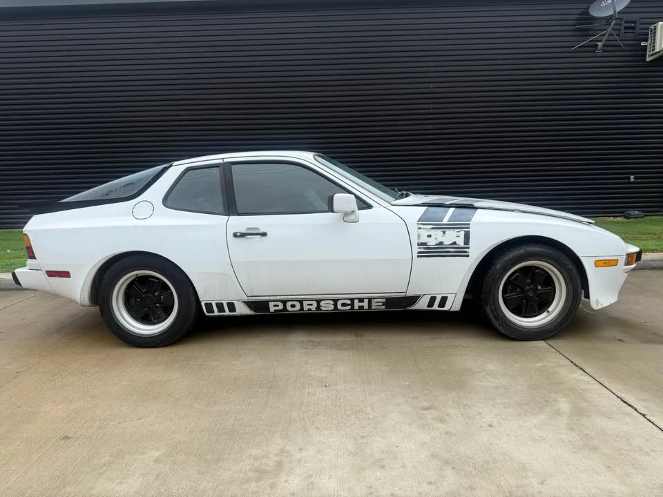 1985 Porsche 944 - Image 5 of 13