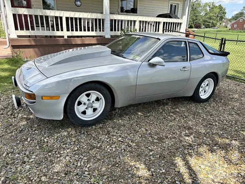 1985 Porsche 944 Base