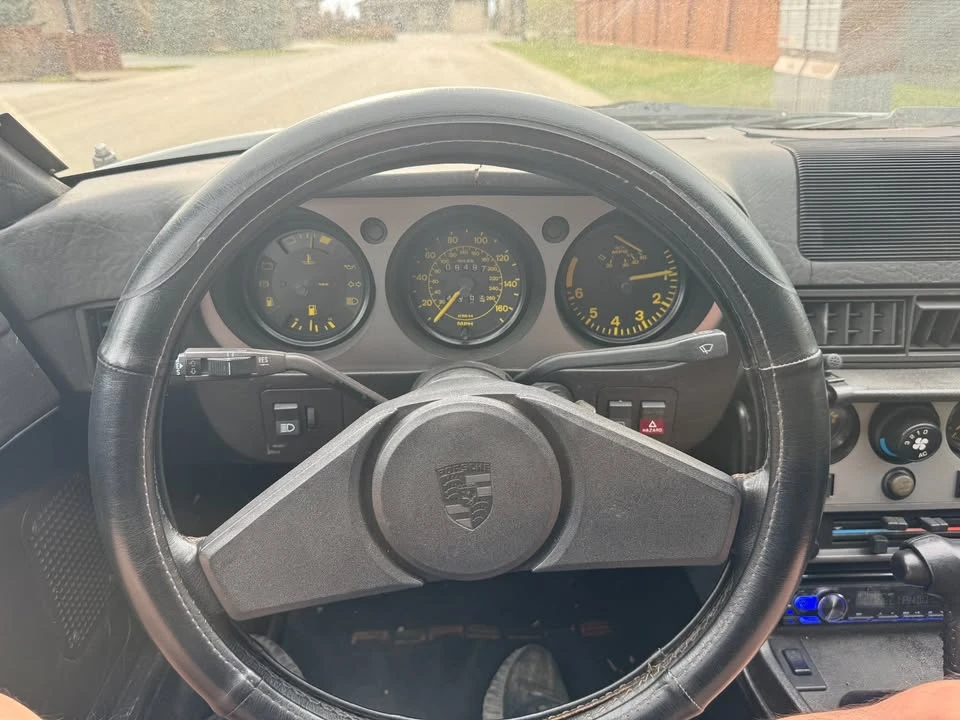 1985 Porsche 944 - Image 11 of 16