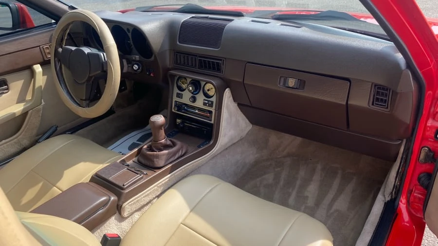 1985 Porsche 944 - Image 4 of 14