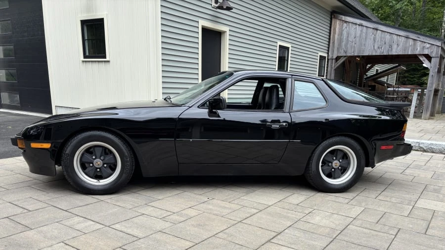 1985 Porsche 944 - Image 2 of 5