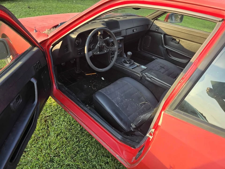 1985 Porsche 944 - Image 13 of 15