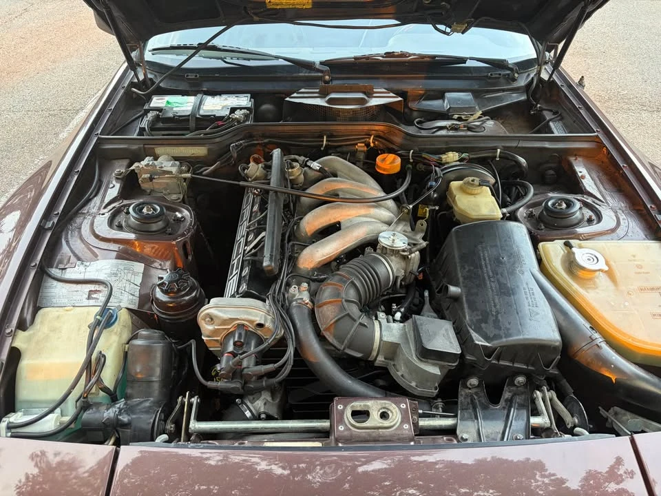 1985 Porsche 944 - Image 10 of 16