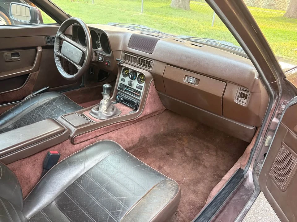 1985 Porsche 944 - Image 8 of 16