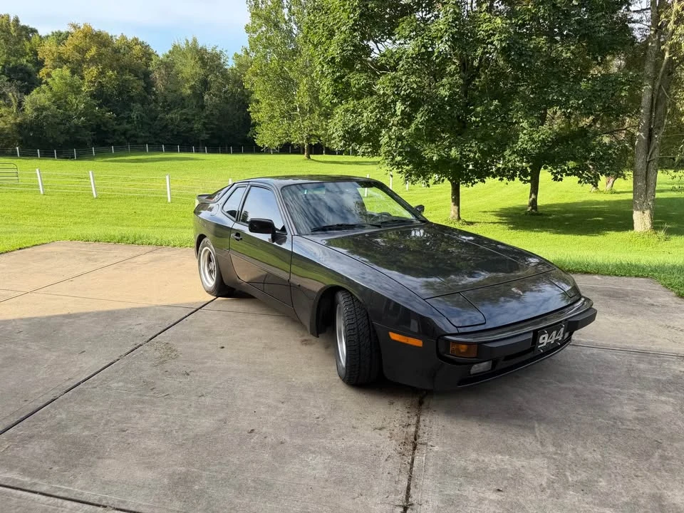 1985 Porsche 944 - Image 4 of 10