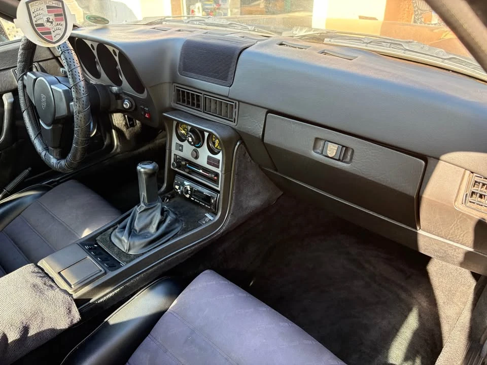 1985 Porsche 944 - Image 14 of 20