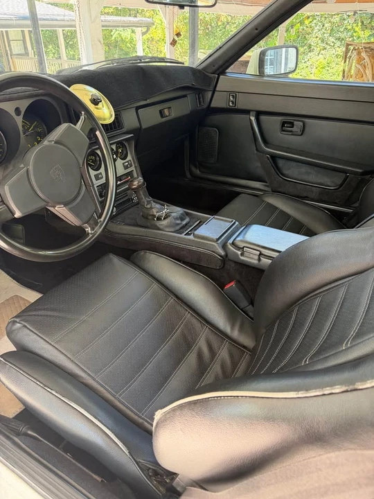 1985 Porsche 944 - Image 12 of 13