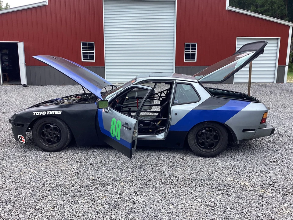 1985 Porsche 944 - Image 14 of 31