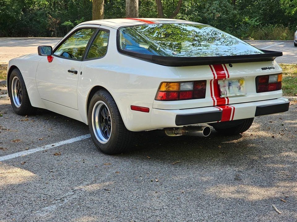 1985 Porsche 944 S - Image 2 of 26