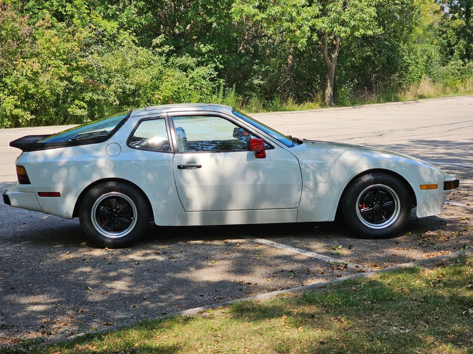1985 Porsche 944 S - Image 4 of 26