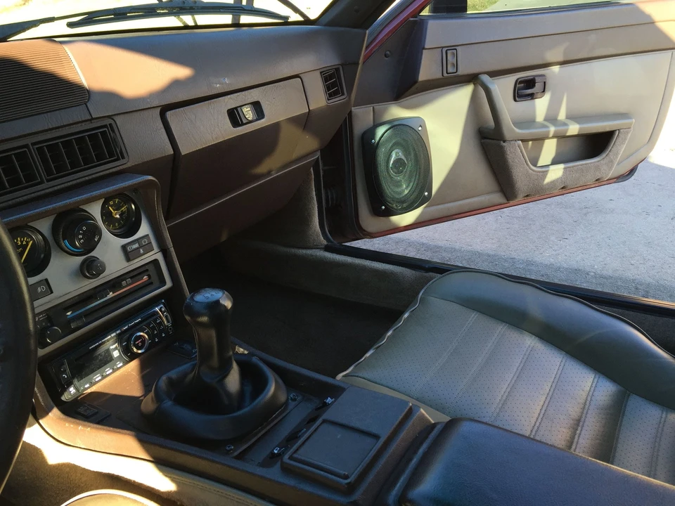 1985 Porsche 944 - Image 13 of 20