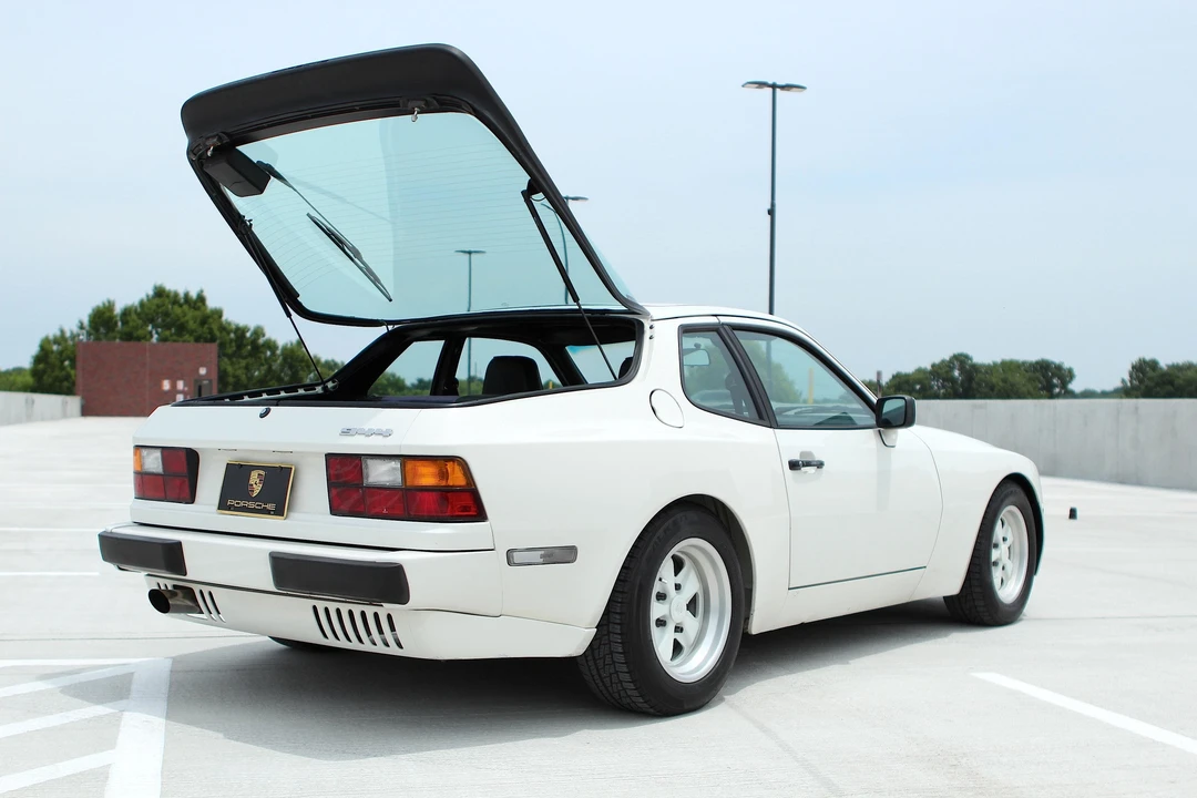 1985 Porsche 944 - Image 17 of 31