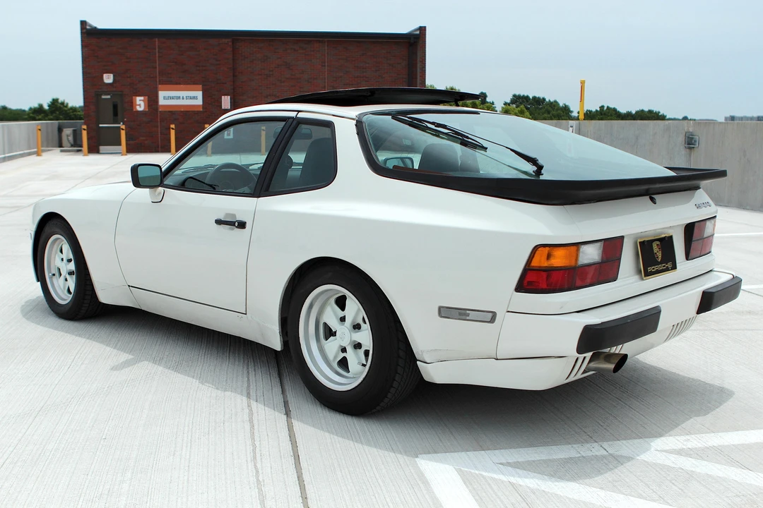 1985 Porsche 944 - Image 9 of 31