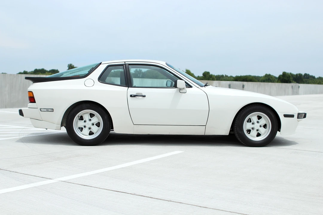 1985 Porsche 944 - Image 14 of 31