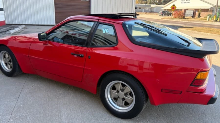 1985 Porsche 944 - Image 10 of 15