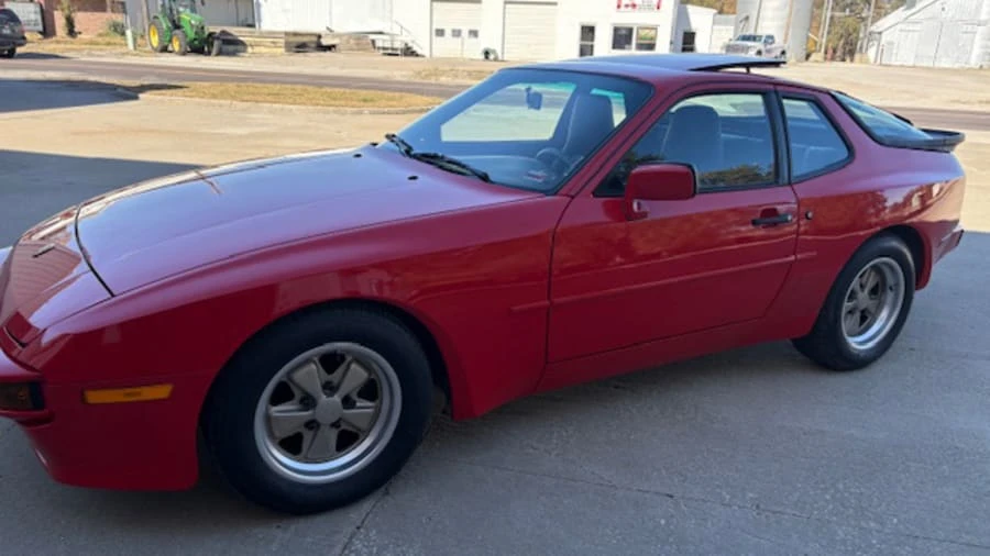 1985 Porsche 944 - Image 8 of 15