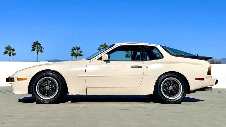 1985 Porsche 944 - Image 2 of 30