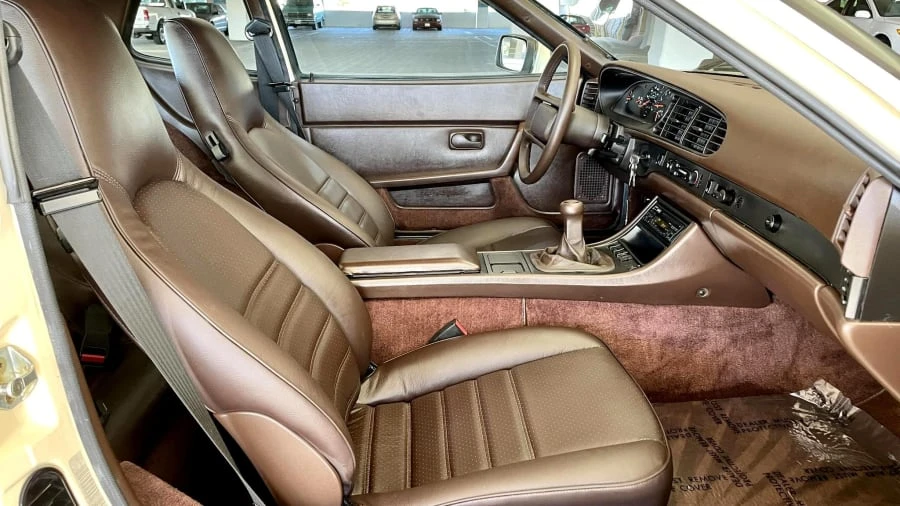 1985 Porsche 944 - Image 16 of 30
