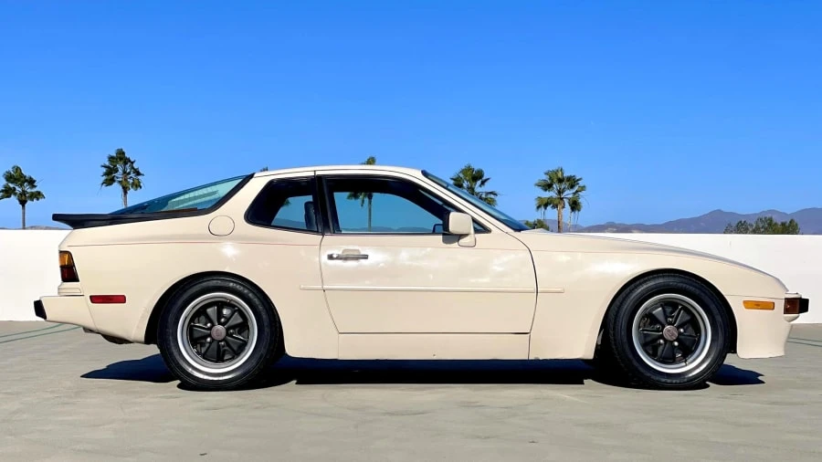 1985 Porsche 944 - Image 8 of 30