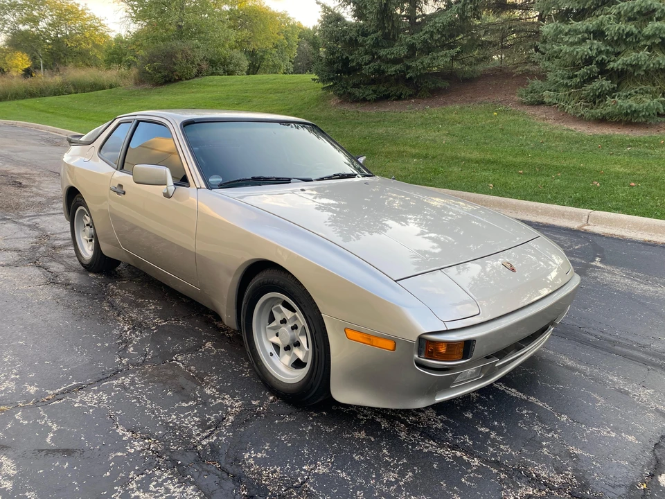 1985 Porsche 944 - Image 25 of 31