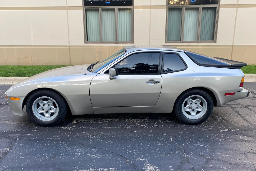 1985 Porsche 944 - Image 3 of 31