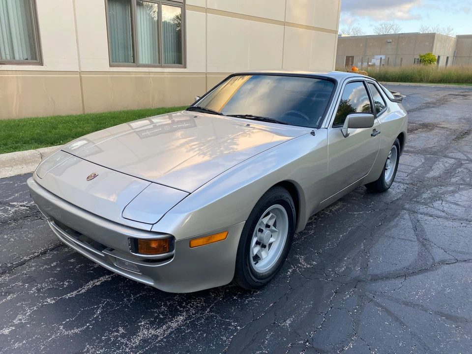 1985 Porsche 944 - Image 9 of 31