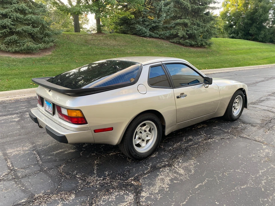 1985 Porsche 944 - Image 20 of 31