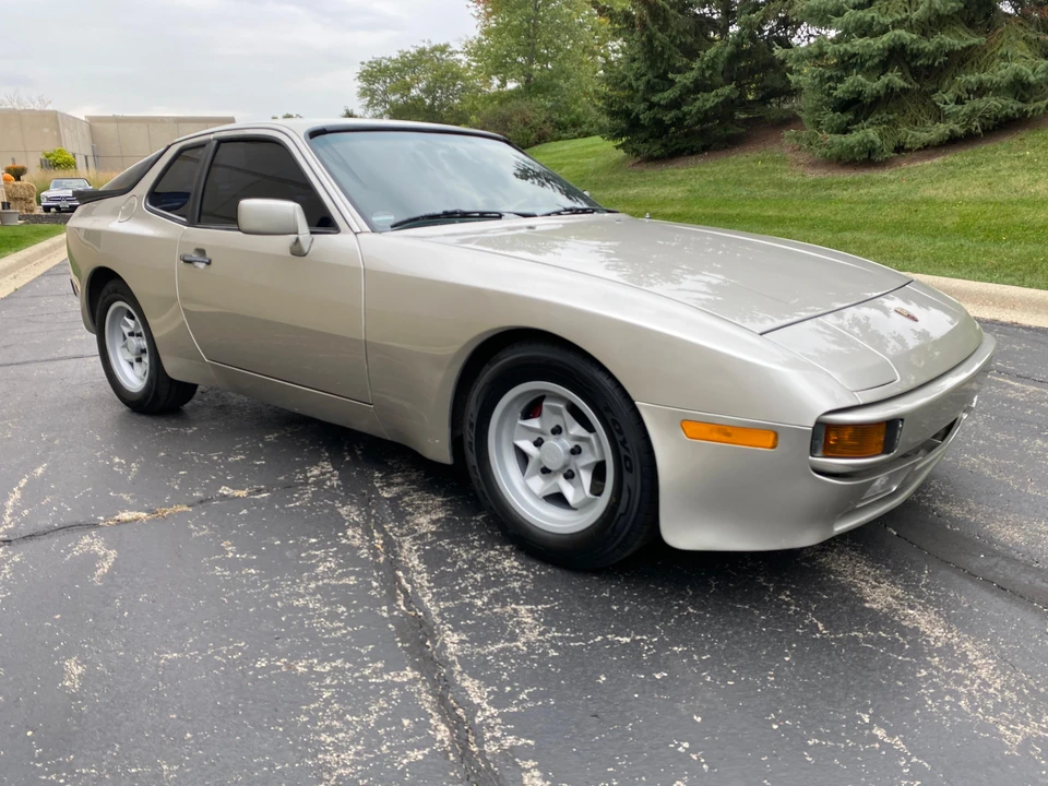 1985 Porsche 944 - Image 24 of 31