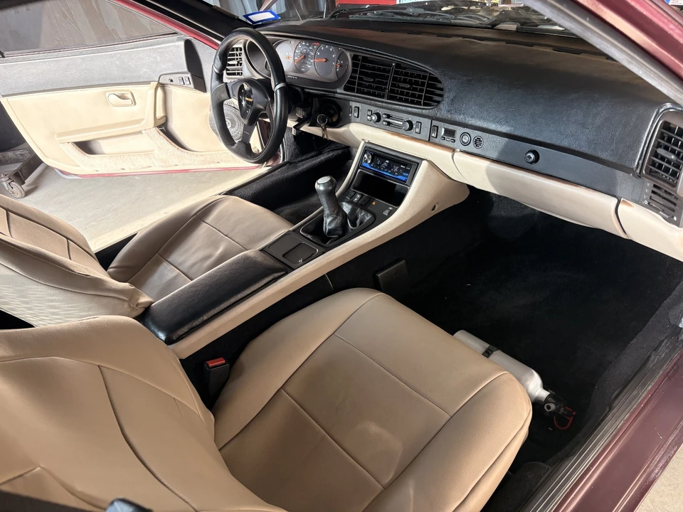 1985 Porsche 944 - Image 8 of 21