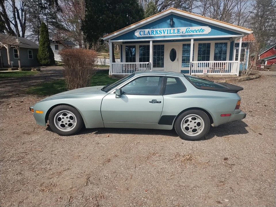 1985 Porsche 944 - Image 16 of 20