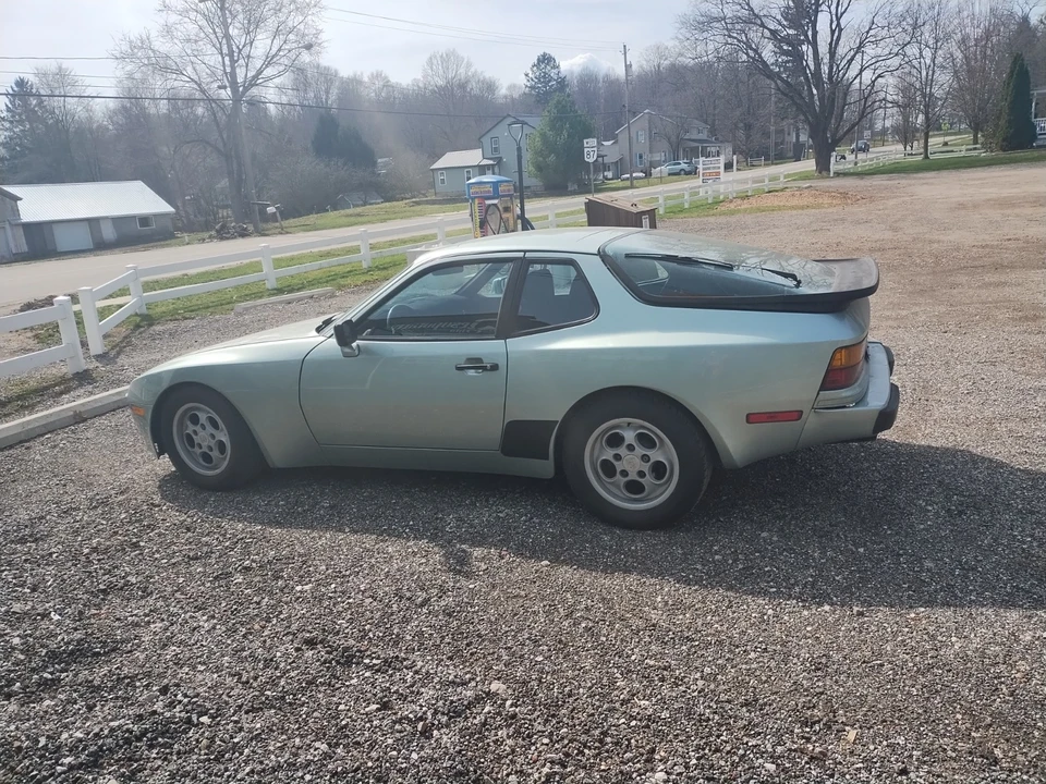 1985 Porsche 944 - Image 17 of 20