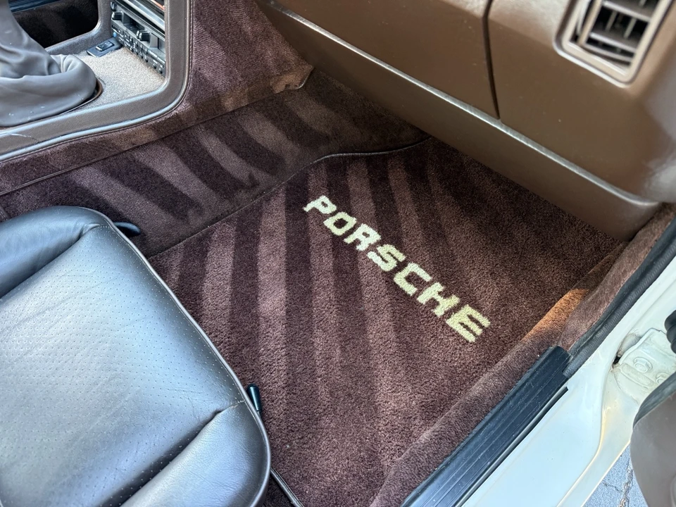 1985 Porsche 944 - Image 14 of 20