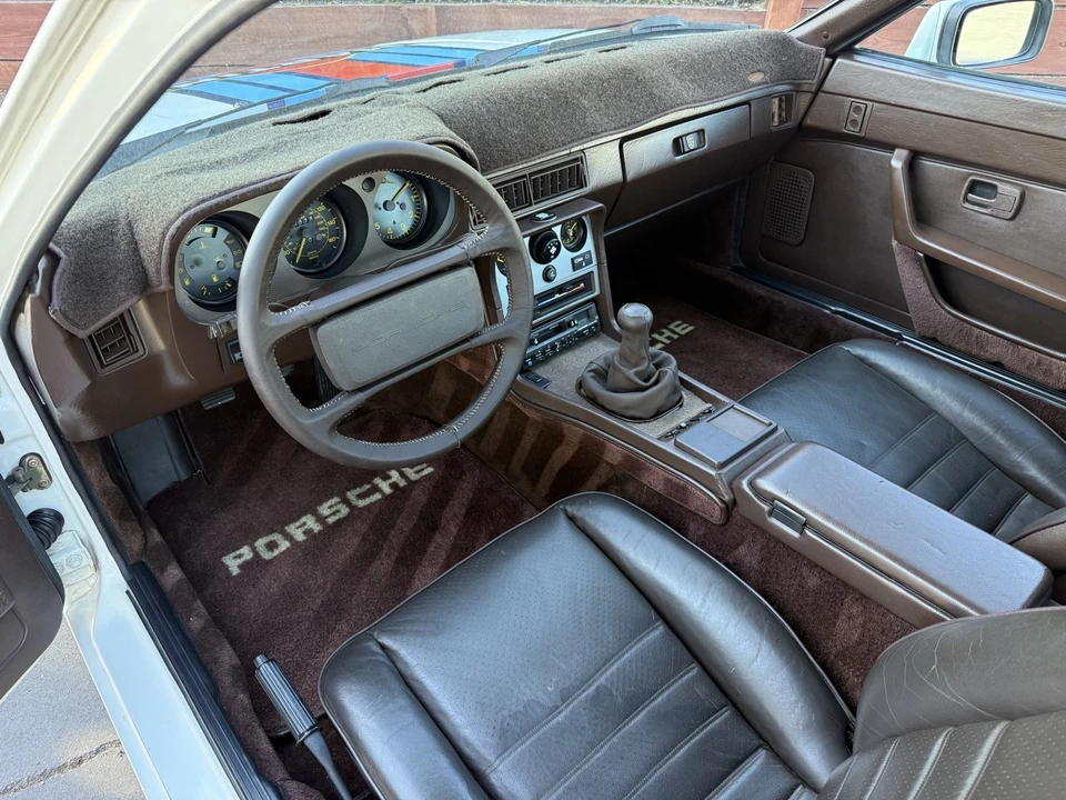 1985 Porsche 944 - Image 10 of 20