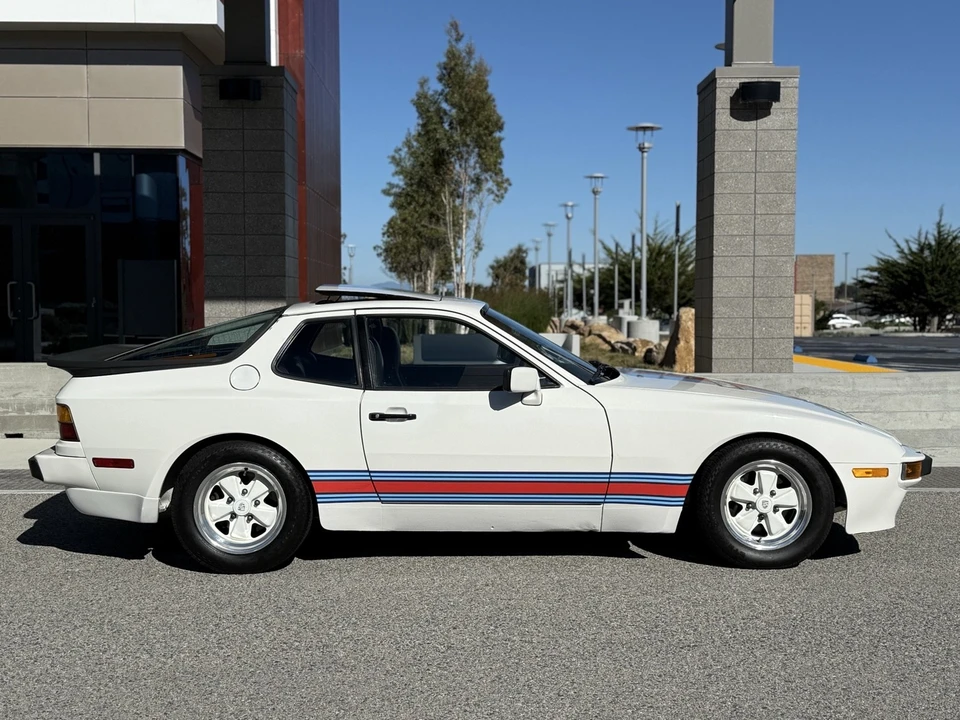 1985 Porsche 944 - Image 5 of 20