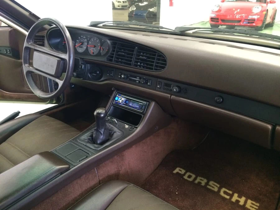 1985 Porsche 944 - Image 6 of 12