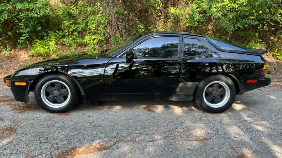 1985 Porsche 944 - Image 2 of 9