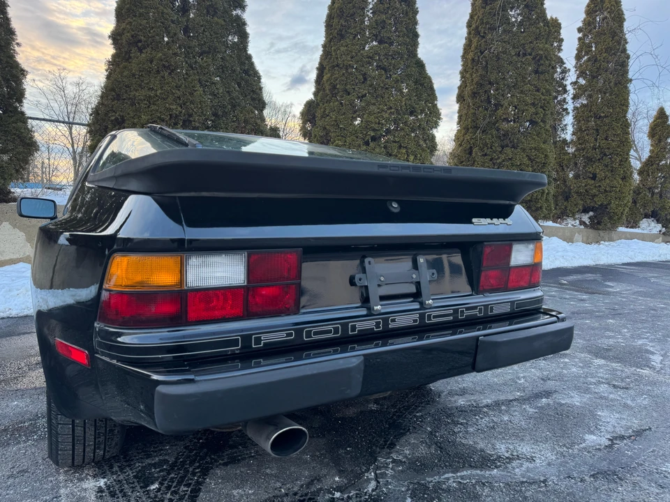 1985 Porsche 944 - Image 16 of 31