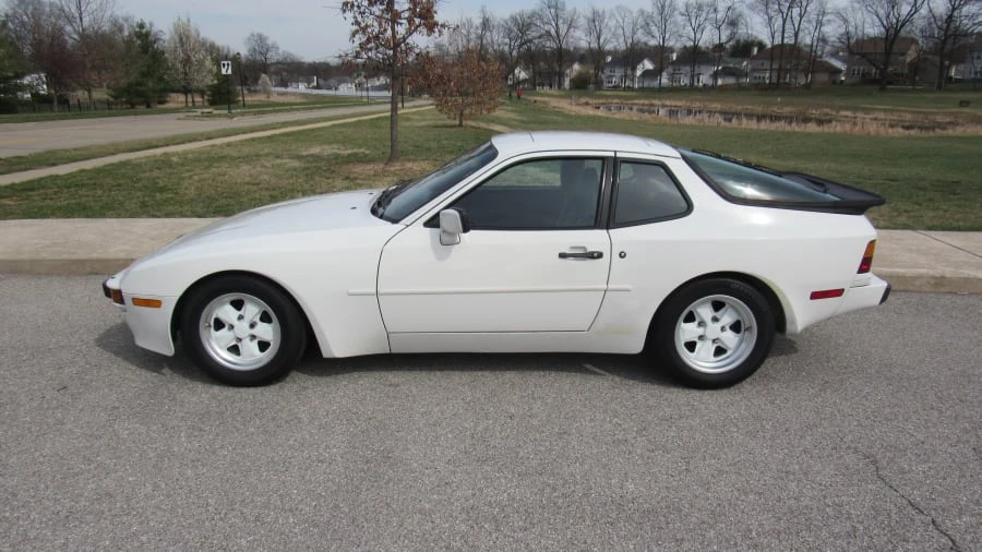 1985 Porsche 944 - Image 2 of 7