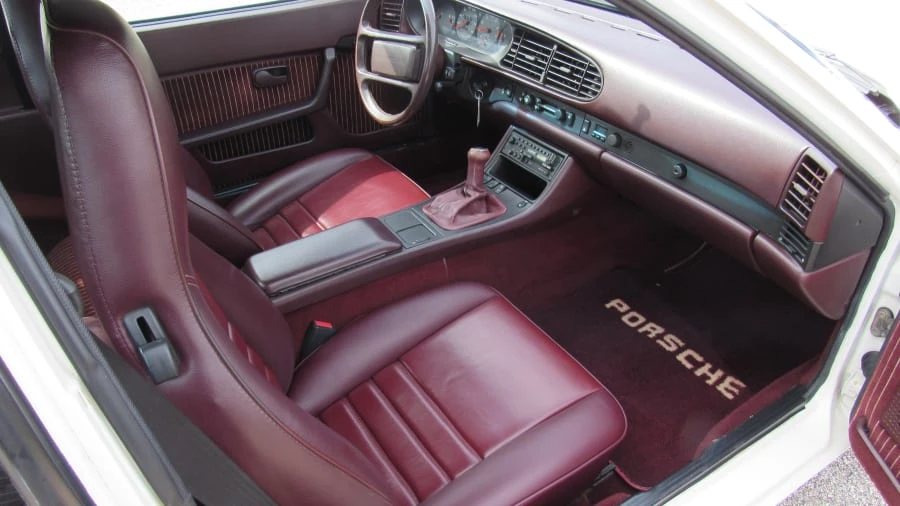 1985 Porsche 944 - Image 5 of 7