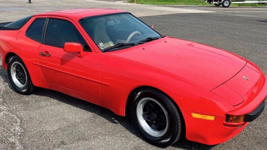 1985 Porsche 944 - Image 4 of 12